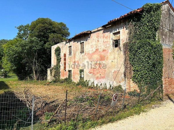 casale in vendita a San Biagio di Callalta in zona Sant'Andrea di Barbarana