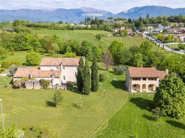 casa indipendente in vendita a San Fior in zona Castello Roganzuolo