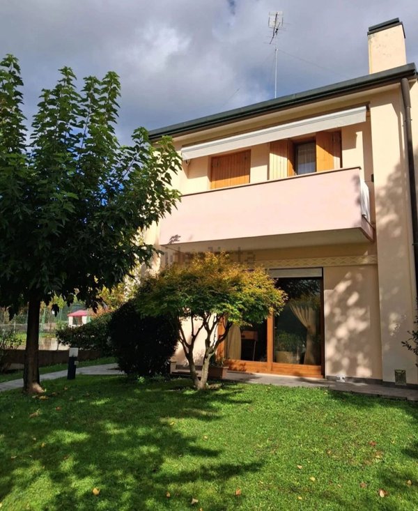 casa indipendente in vendita a San Pietro di Feletto