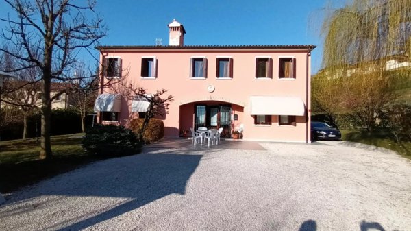 casa indipendente in vendita a San Pietro di Feletto