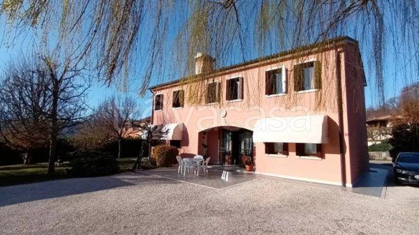 casa indipendente in vendita a San Pietro di Feletto