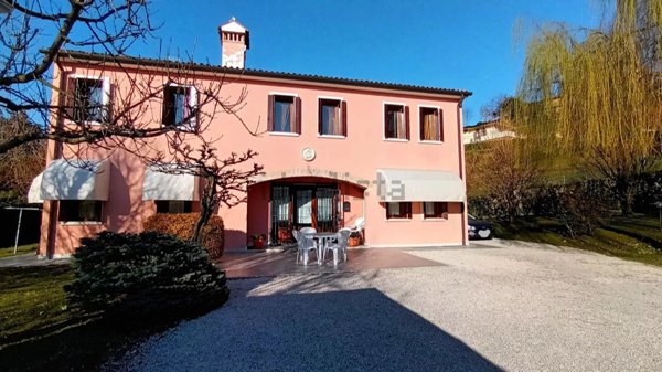 casa indipendente in vendita a San Pietro di Feletto