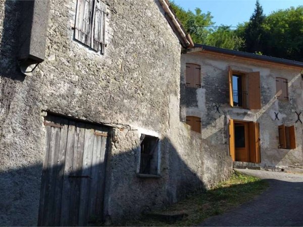 casa indipendente in vendita a San Pietro di Feletto in zona San Pietro