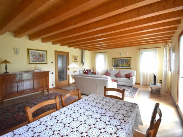 casa indipendente in vendita a San Pietro di Feletto in zona San Pietro