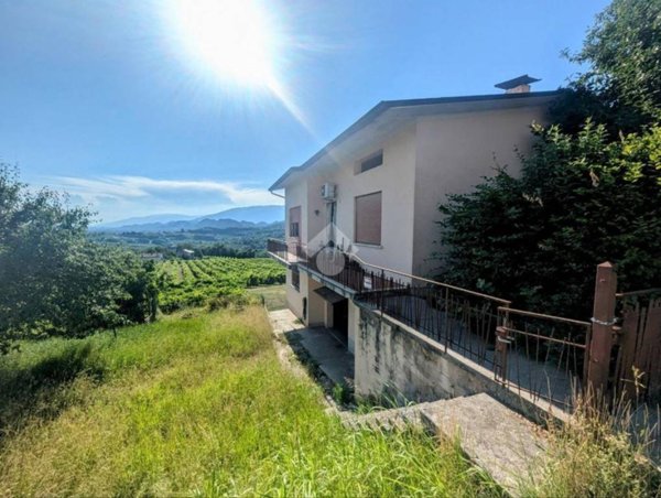 casa indipendente in vendita a San Pietro di Feletto