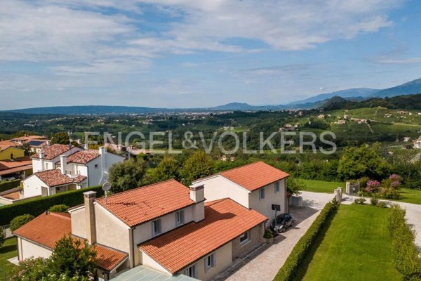 casa indipendente in vendita a San Pietro di Feletto