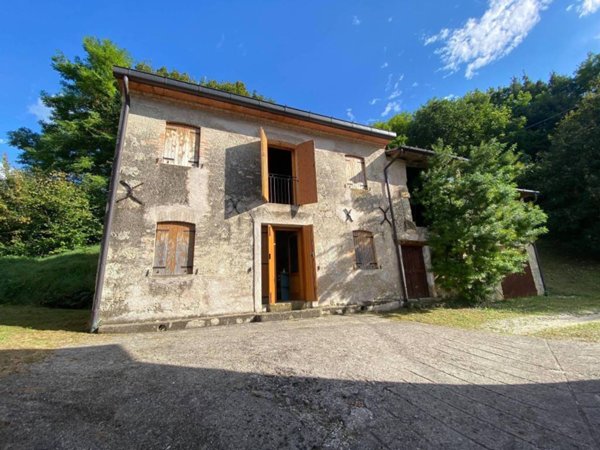 casa indipendente in vendita a San Pietro di Feletto in zona San Pietro