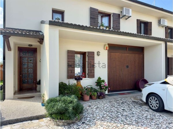casa indipendente in vendita a San Pietro di Feletto