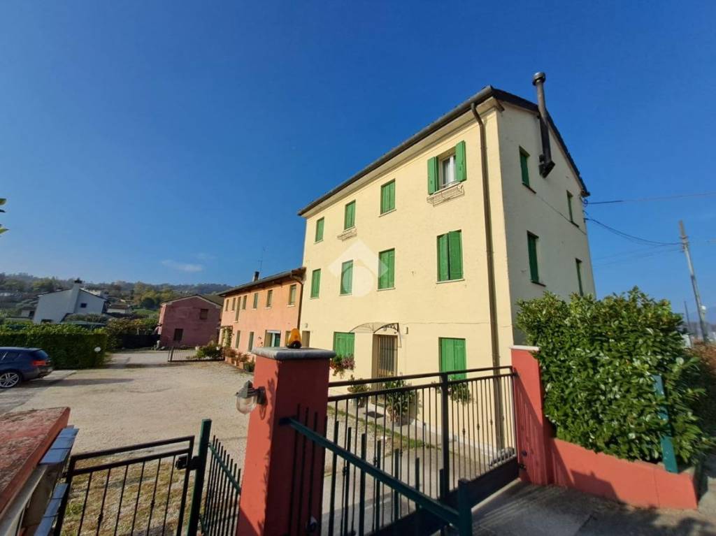 casa indipendente in vendita a San Pietro di Feletto in zona Bagnolo