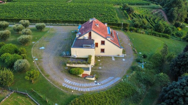 casa indipendente in vendita a San Pietro di Feletto in zona Santa Maria