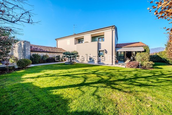 casa indipendente in vendita a San Pietro di Feletto