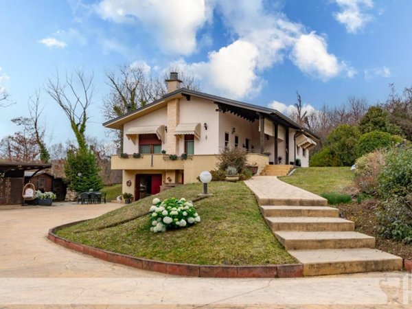 casa indipendente in vendita a San Pietro di Feletto