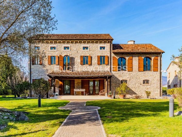 casa indipendente in vendita a San Pietro di Feletto