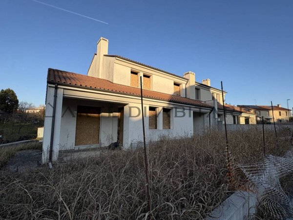 casa indipendente in vendita a San Pietro di Feletto
