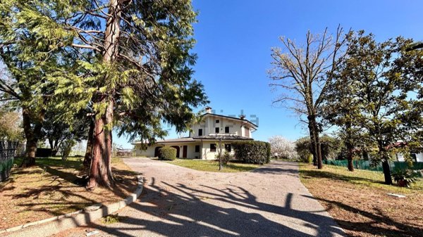casa indipendente in vendita a San Pietro di Feletto