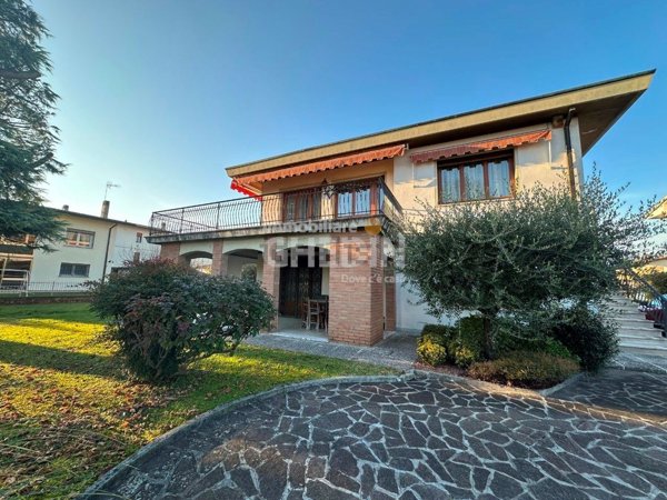 casa indipendente in vendita a San Pietro di Feletto in zona Bagnolo
