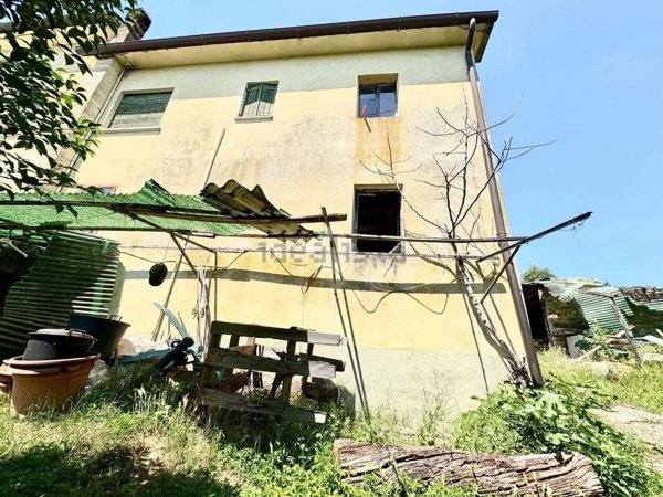 casa indipendente in vendita a San Pietro di Feletto in zona Santa Maria