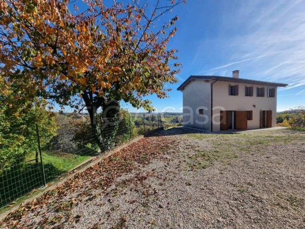 casa indipendente in vendita a San Pietro di Feletto in zona Santa Maria