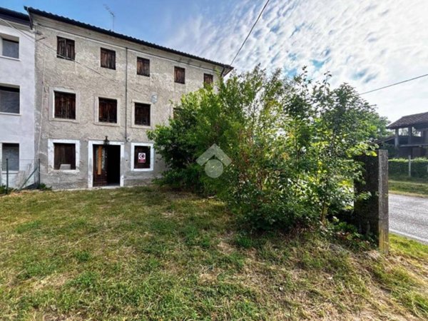 casa indipendente in vendita a San Pietro di Feletto in zona Santa Maria