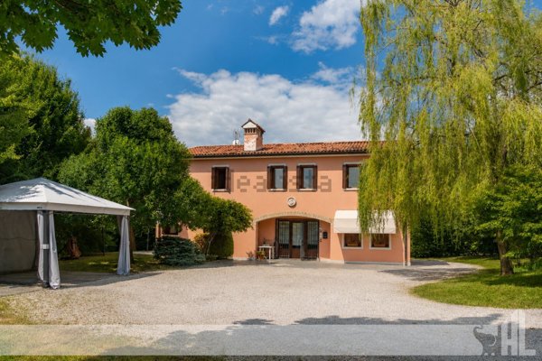 casa indipendente in vendita a San Pietro di Feletto in zona San Pietro