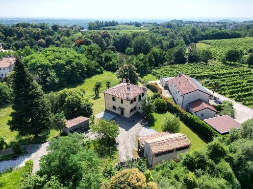 casa indipendente in vendita a San Pietro di Feletto in zona Santa Maria