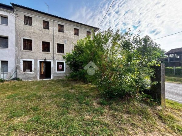 casa indipendente in vendita a San Pietro di Feletto in zona Santa Maria