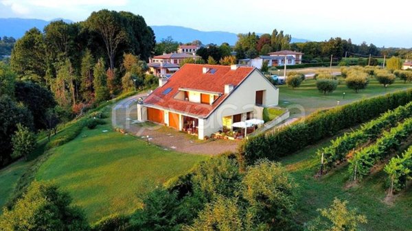 casa indipendente in vendita a San Pietro di Feletto in zona Santa Maria