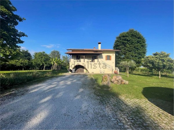 casa indipendente in vendita a San Pietro di Feletto in zona Santa Maria