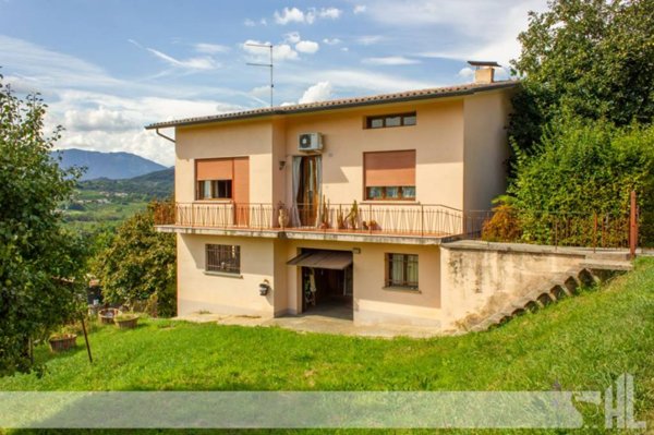 casa indipendente in vendita a San Pietro di Feletto in zona Santa Maria