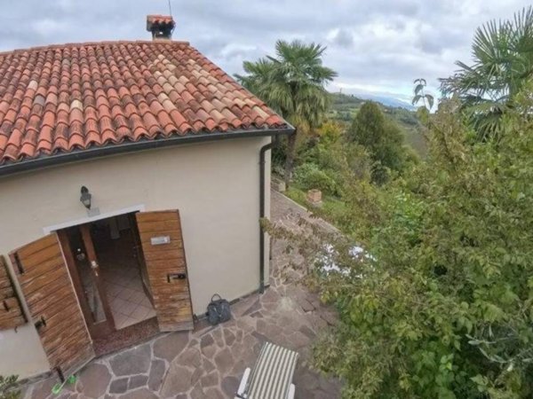 casa indipendente in vendita a San Pietro di Feletto