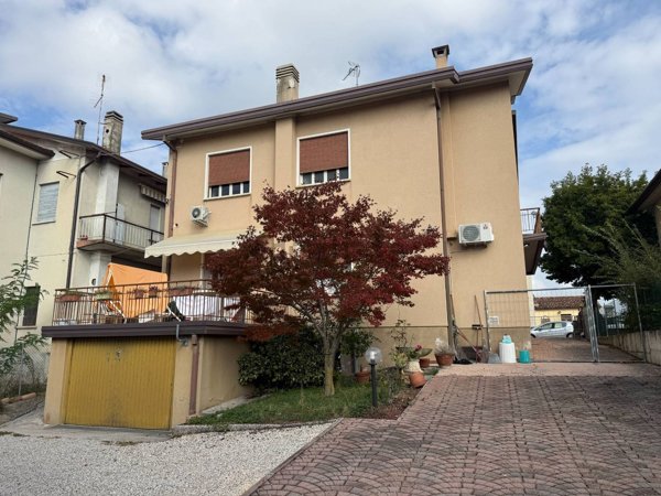 casa indipendente in vendita a San Pietro di Feletto in zona Rua di Feletto