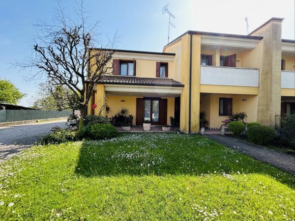casa indipendente in vendita a Santa Lucia di Piave