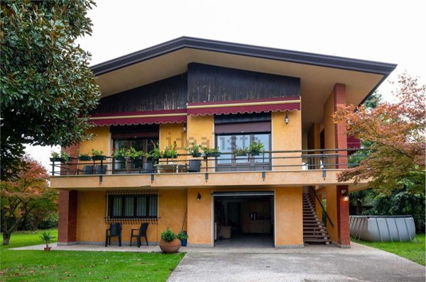 casa indipendente in vendita a Santa Lucia di Piave in zona Sarano