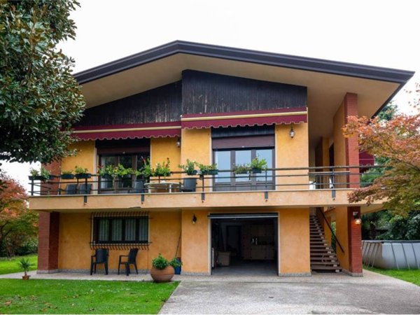 casa indipendente in vendita a Santa Lucia di Piave in zona Sarano