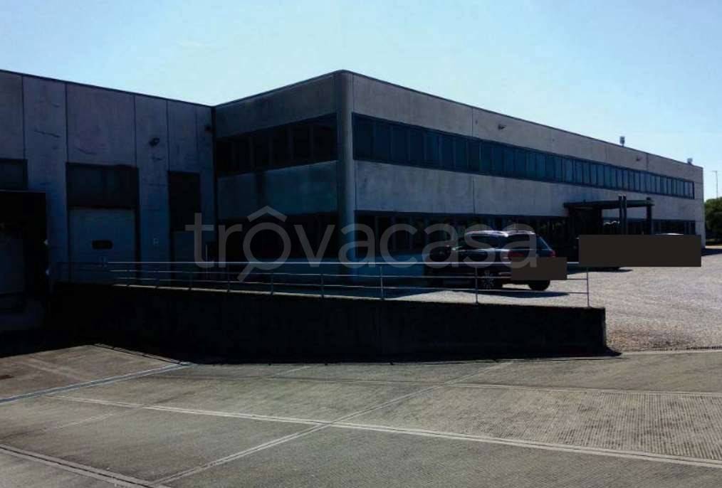 locale commerciale in vendita a Santa Lucia di Piave