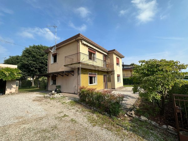 casa indipendente in vendita a Santa Lucia di Piave