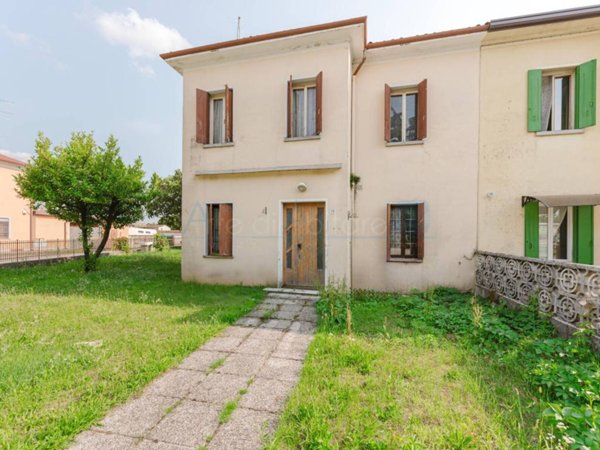 casa indipendente in vendita a Santa Lucia di Piave