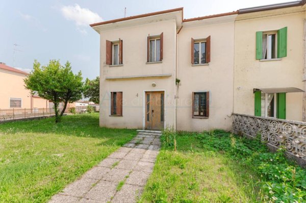 casa indipendente in vendita a Santa Lucia di Piave