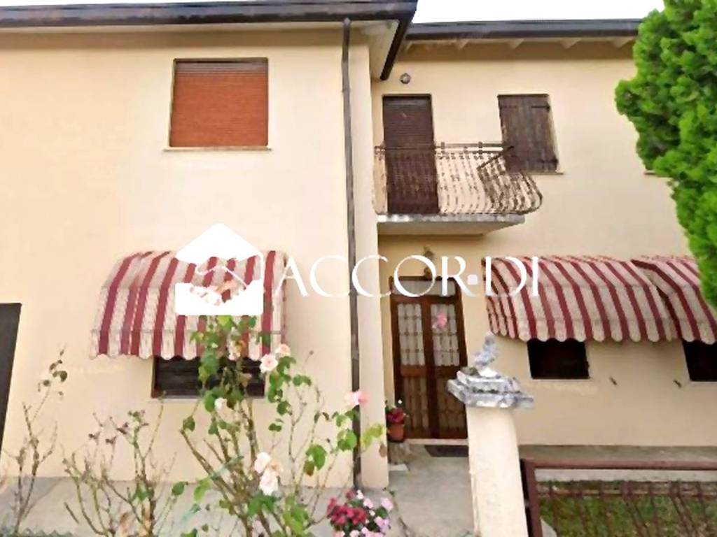 casa indipendente in vendita a Santa Lucia di Piave