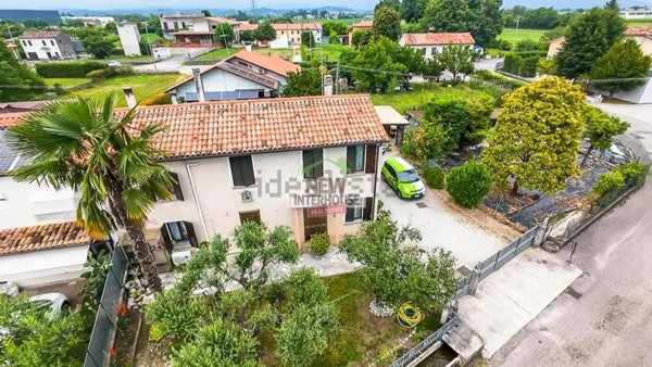 casa indipendente in vendita a Santa Lucia di Piave in zona Bocca di Strada