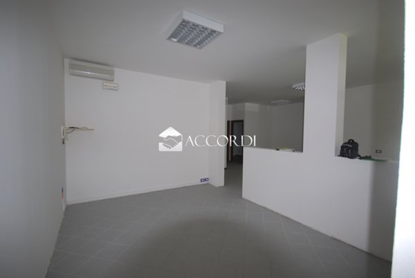 ufficio in vendita a San Vendemiano in zona Cosniga/Zoppè