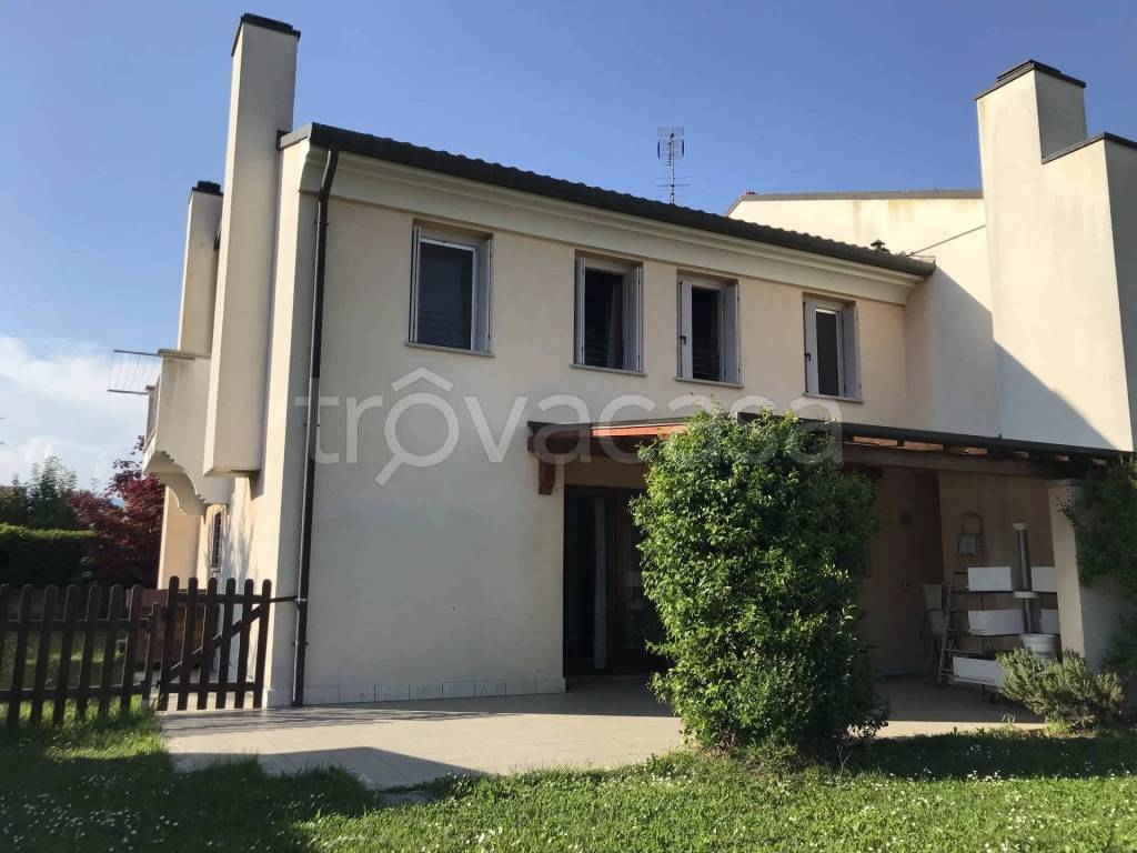 casa indipendente in vendita a San Vendemiano in zona Fossamerlo
