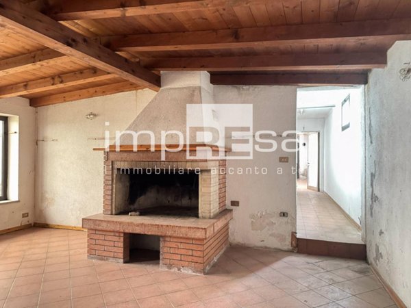 casa indipendente in vendita a San Vendemiano in zona Cosniga/Zoppè