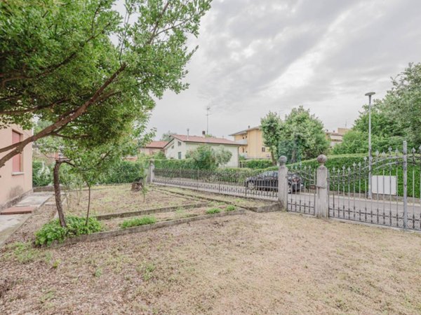 casa indipendente in vendita a San Vendemiano in zona Fossamerlo