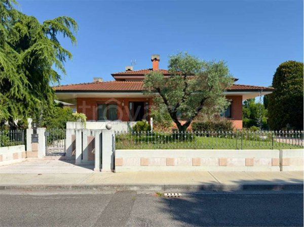 casa indipendente in vendita a San Vendemiano in zona Cosniga/Zoppè