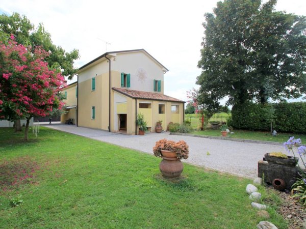 casa indipendente in vendita a San Vendemiano in zona Cosniga/Zoppè