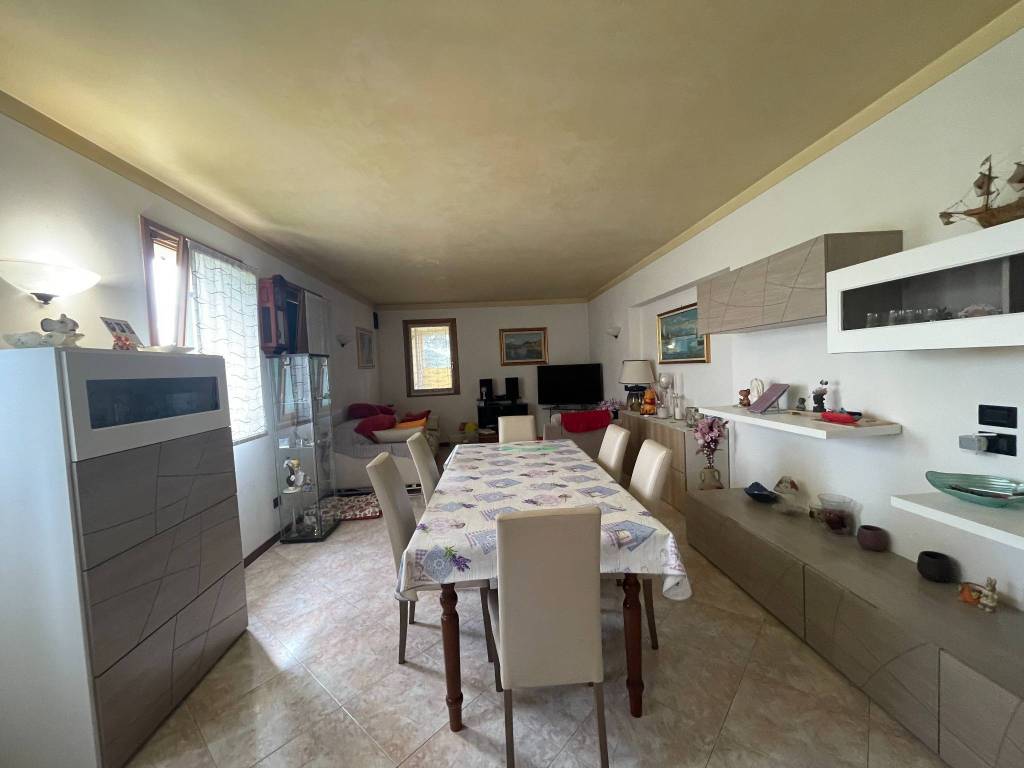 casa indipendente in vendita a San Vendemiano in zona Cosniga/Zoppè