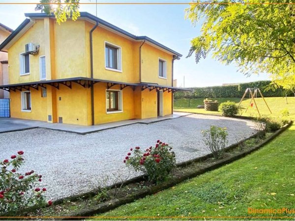 casa indipendente in vendita a San Vendemiano in zona Saccon