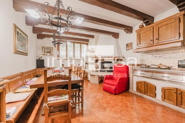 casa indipendente in vendita a San Vendemiano in zona Fossamerlo