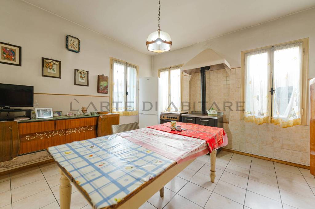 casa indipendente in vendita a San Vendemiano in zona Fossamerlo